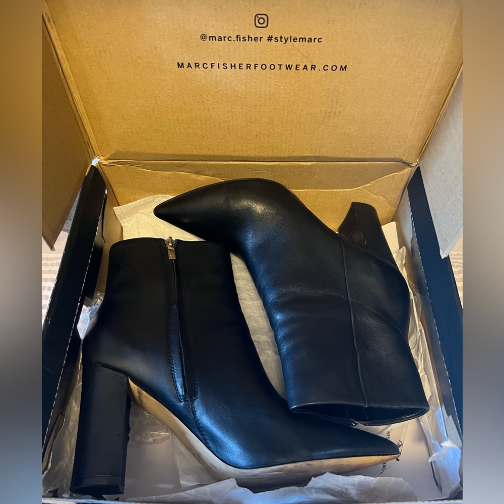 Marc Fisher Garina Bootie (Blk-10)